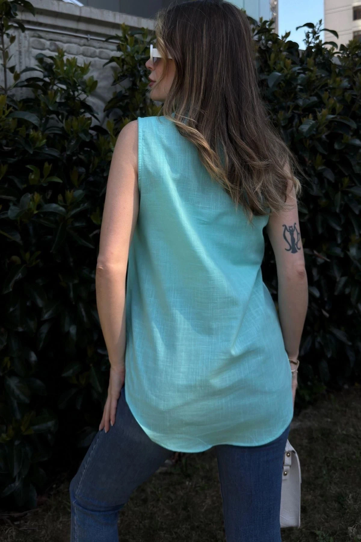 Kadın Turkuaz Basic Kesim, Yarım Patlı, Sıfır Kollu, Keten Bluz