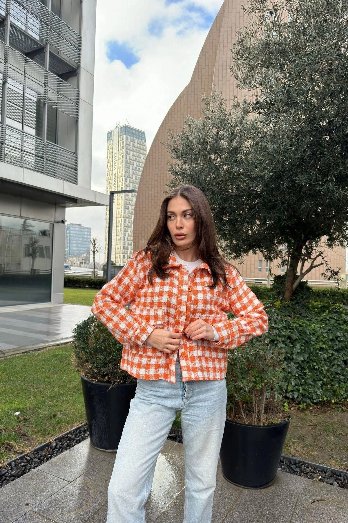 Kadın Turuncu Çift Cepli, Pötikare Desenli, Rahat Kalıp, Kısa Tüvit Ceket