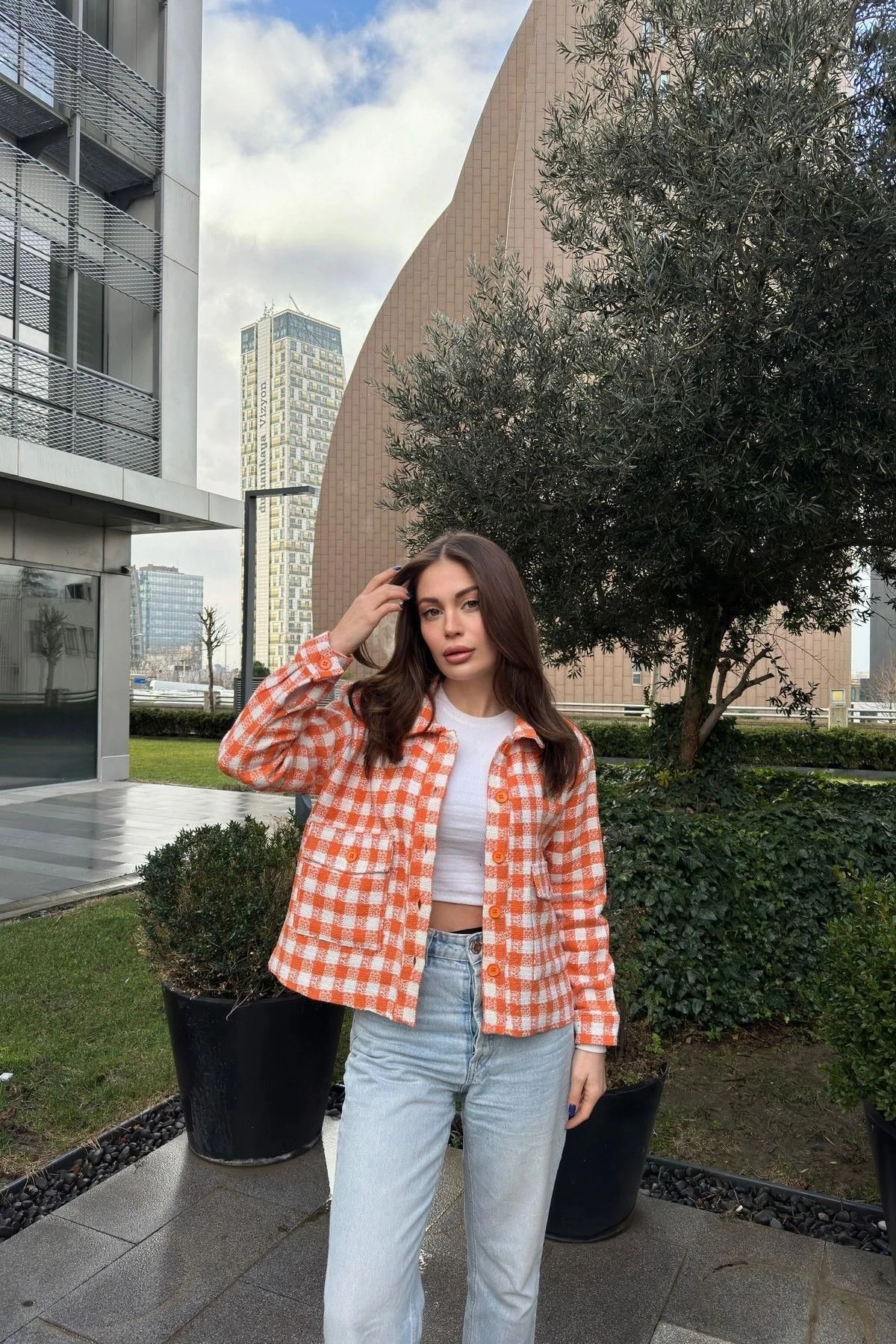 Kadın Turuncu Çift Cepli, Pötikare Desenli, Rahat Kalıp, Kısa Tüvit Ceket