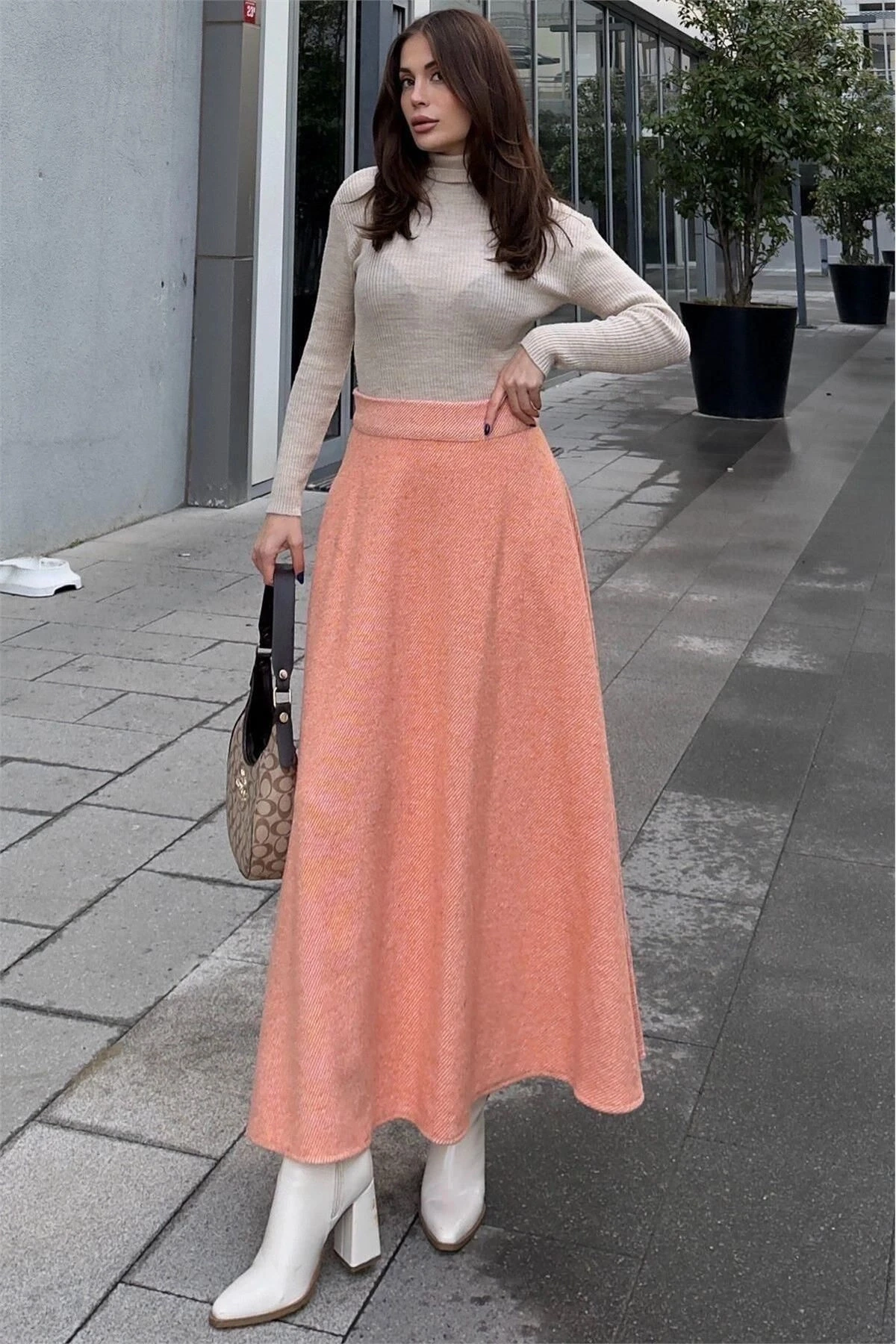 Kadın Turuncu Yüksek Bel, Cepli, Kiloş Kesim, Uzun Kaşe Etek