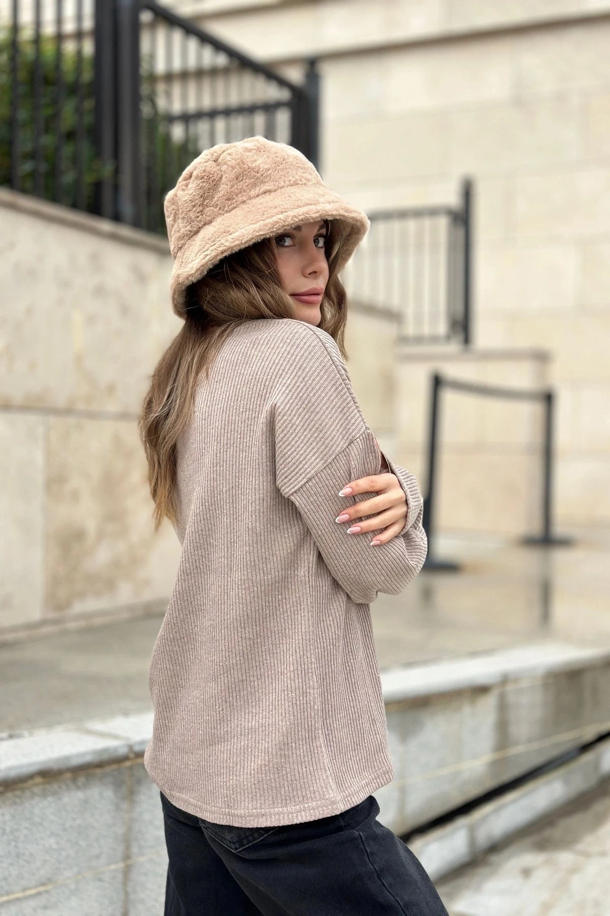 Kadın Vizon Yumuşak Dokulu Düğmeli Triko Kazak, Uzun Kol, Regular Kesim, Standart Boy.