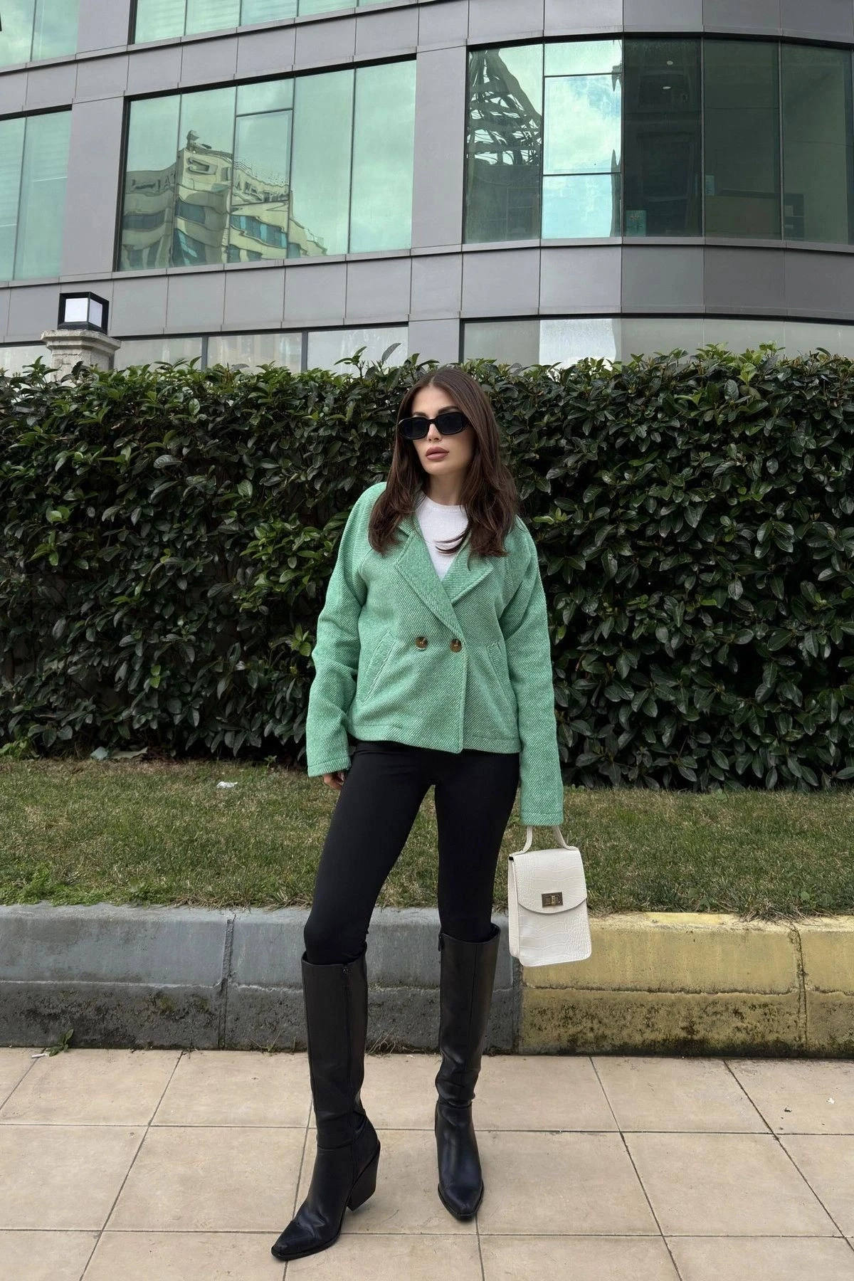 Kadın Yeşil Kruvaze Yaka, Çift Düğme, Rahat Kalıp, Fitilli Kaşe Kumaş Ceket