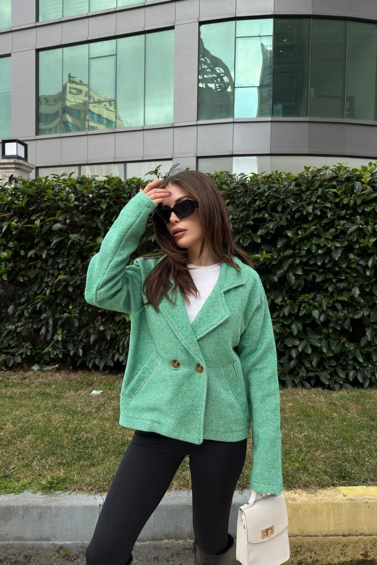 Kadın Yeşil Kruvaze Yaka, Çift Düğme, Rahat Kalıp, Fitilli Kaşe Kumaş Ceket