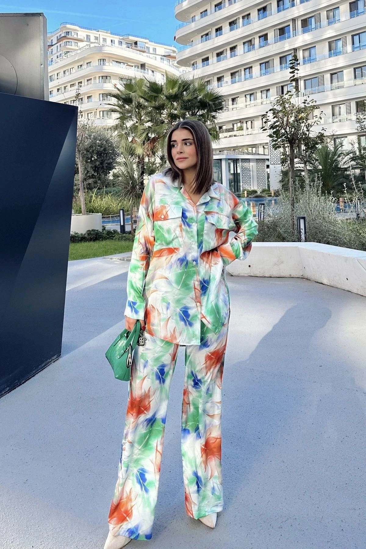 Kadın Yeşil & Turuncu Çift Cepli Gömlek & Bol Paça Pantolon - Salaş Alt & Üst Takım