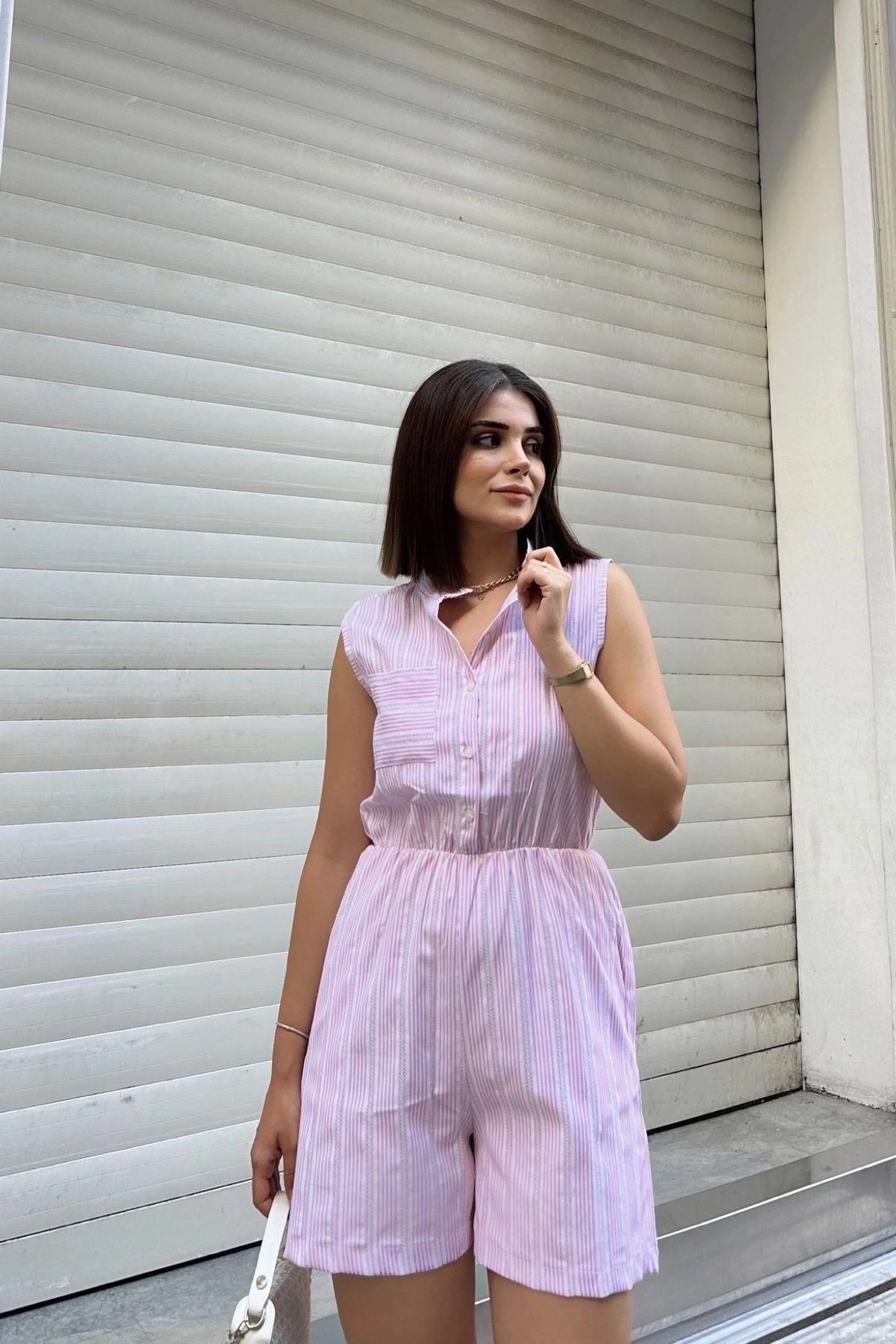 Lila Kolsuz, Düğmeli Hakim Yaka, Beli Lastikli, Cepli, Şort Modelli Kısa Çizgili Tulum