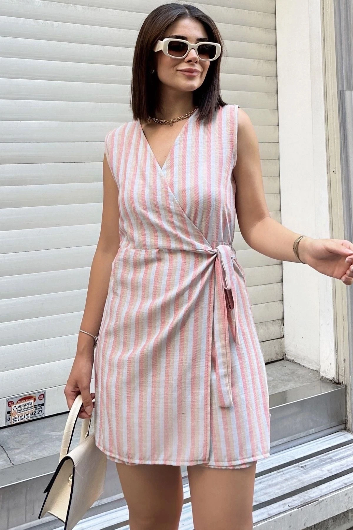 Mavi & Kırmızı, Kolsuz, Keten, Kruvaze, Belden Bağlamalı, Elbise Görünümlü Şort Etekli Kısa Tulum