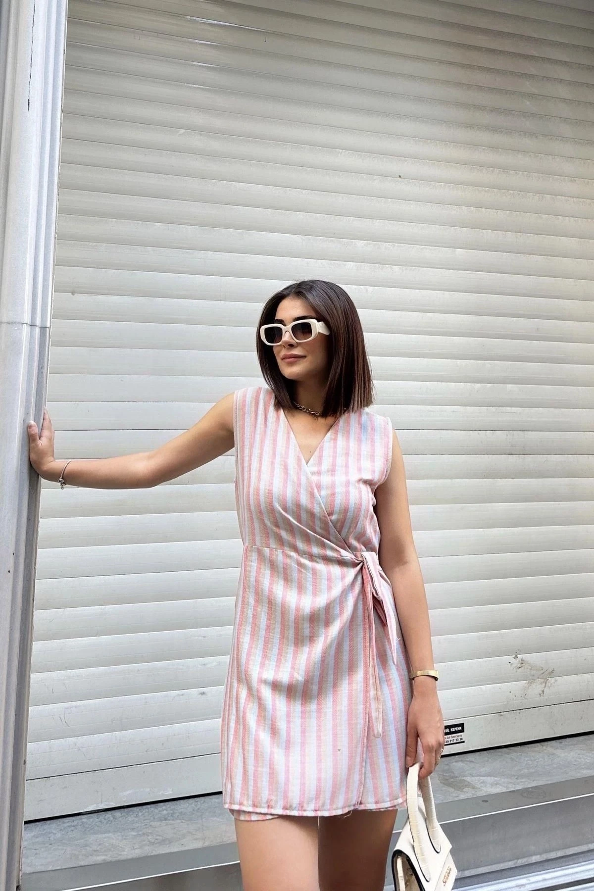 Mavi & Kırmızı, Kolsuz, Keten, Kruvaze, Belden Bağlamalı, Elbise Görünümlü Şort Etekli Kısa Tulum