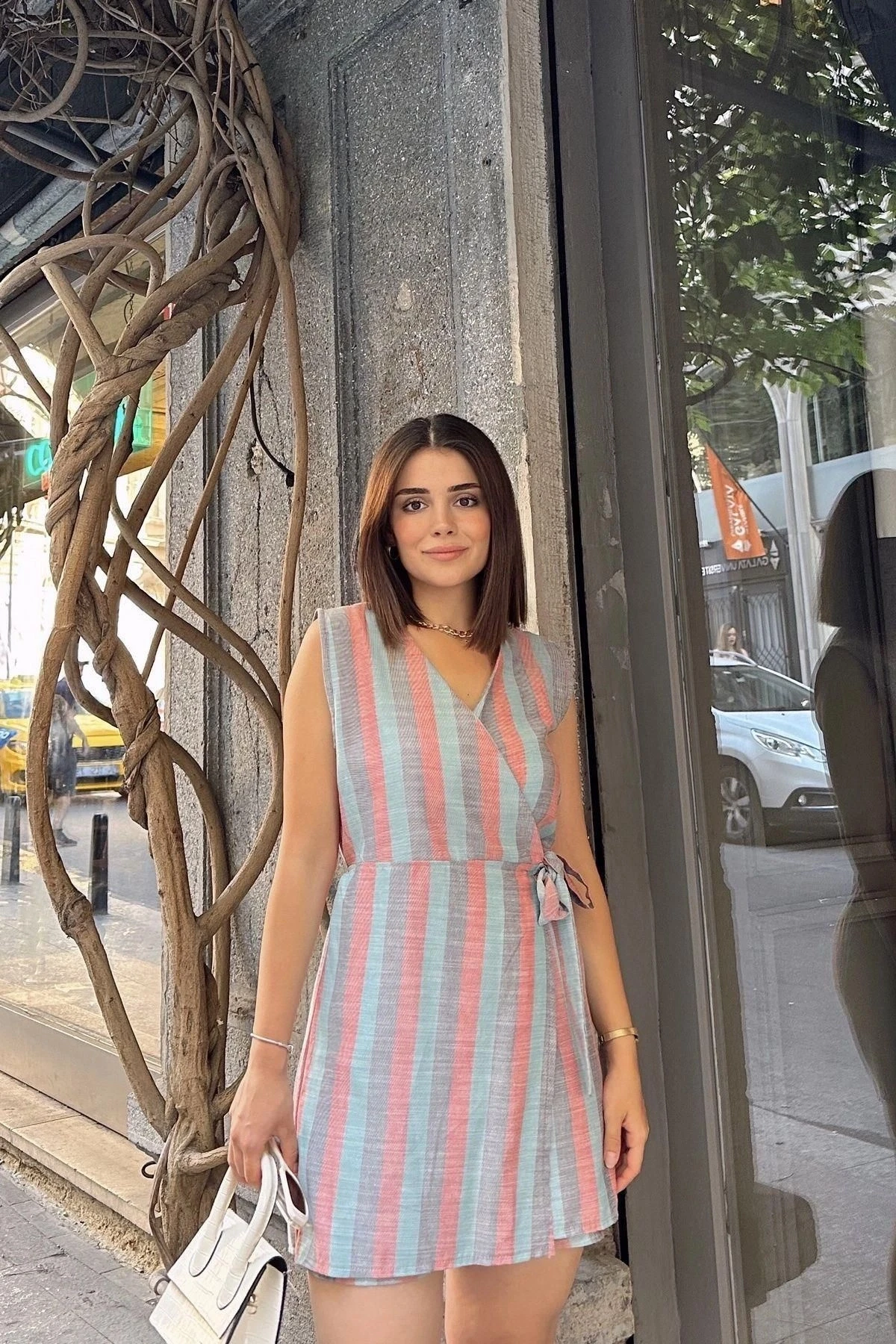 Petrol & Kırmızı Kolsuz, Keten, Kruvaze, Belden Bağlamalı, Elbise Görünümlü Şort Etekli Kısa Tulum