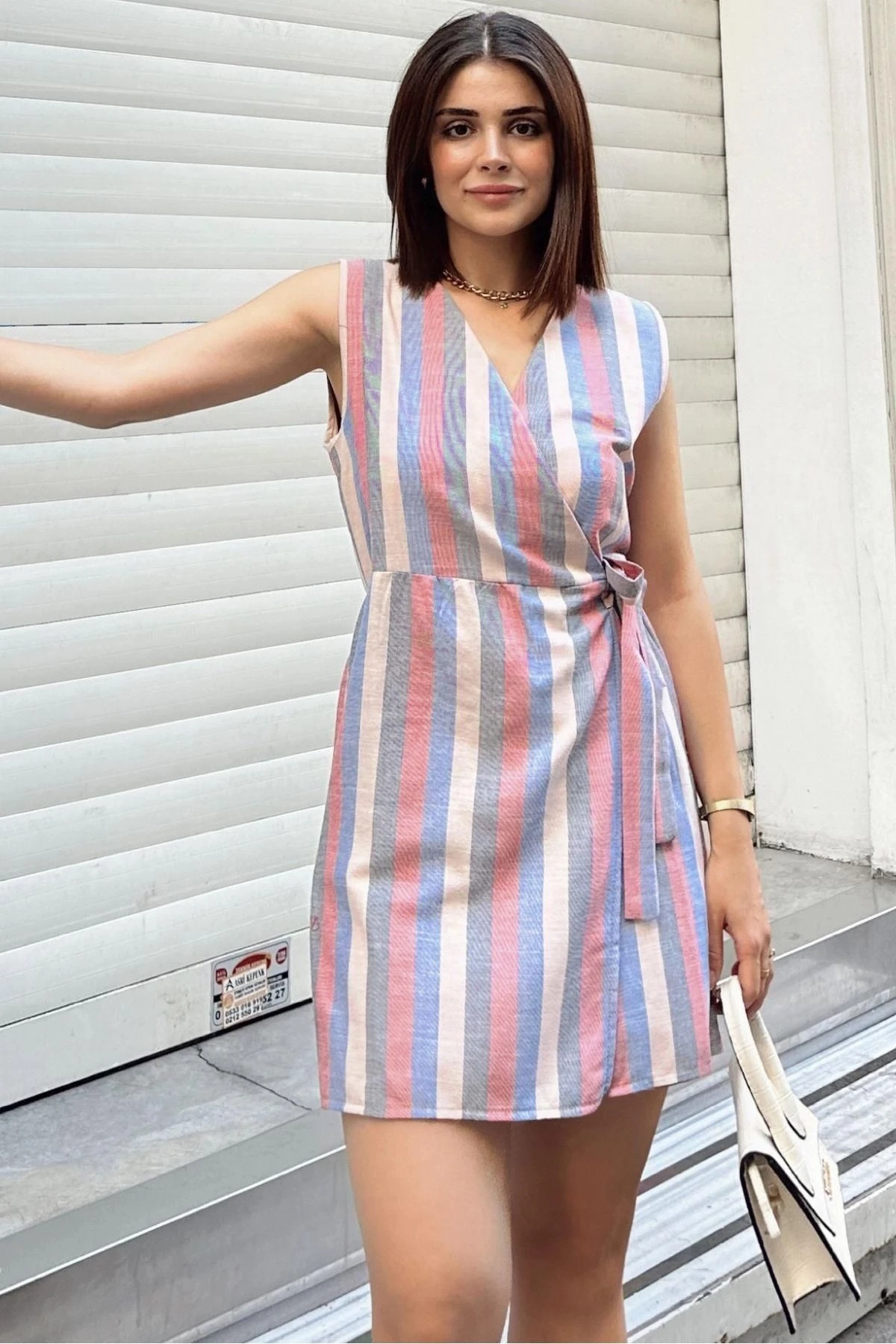 Saks & Kırmızı Kolsuz, Keten, Kruvaze, Belden Bağlamalı, Elbise Görünümlü Şort Etekli Kısa Tulum