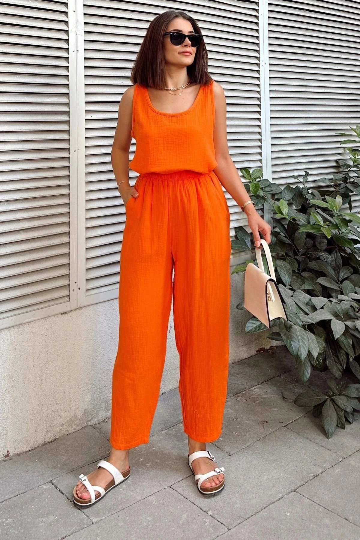 Turuncu İthal Müslin Kumaş, Beli Lastikli,Cepli Rahat Kalıp Pantolon - Tesettüre Uygun