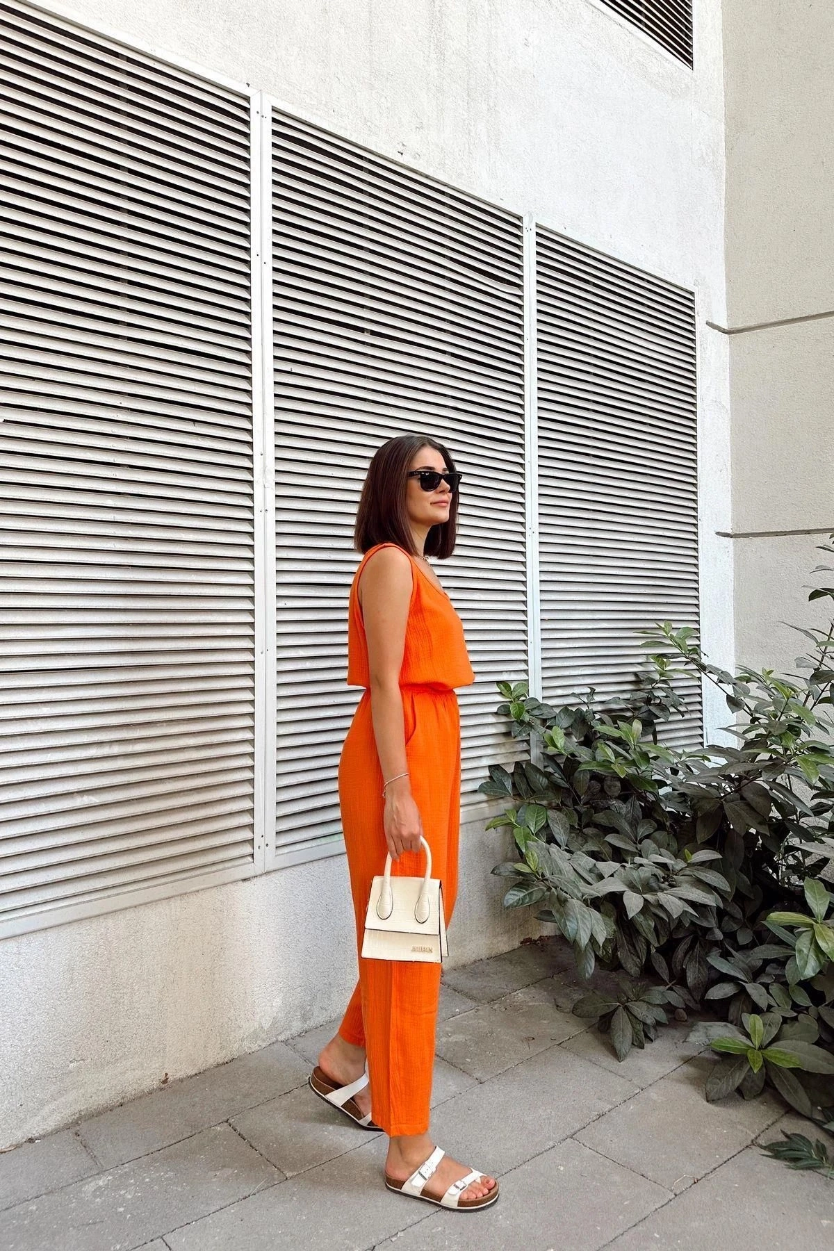 Turuncu İthal Müslin Kumaş, Beli Lastikli,Cepli Rahat Kalıp Pantolon - Tesettüre Uygun