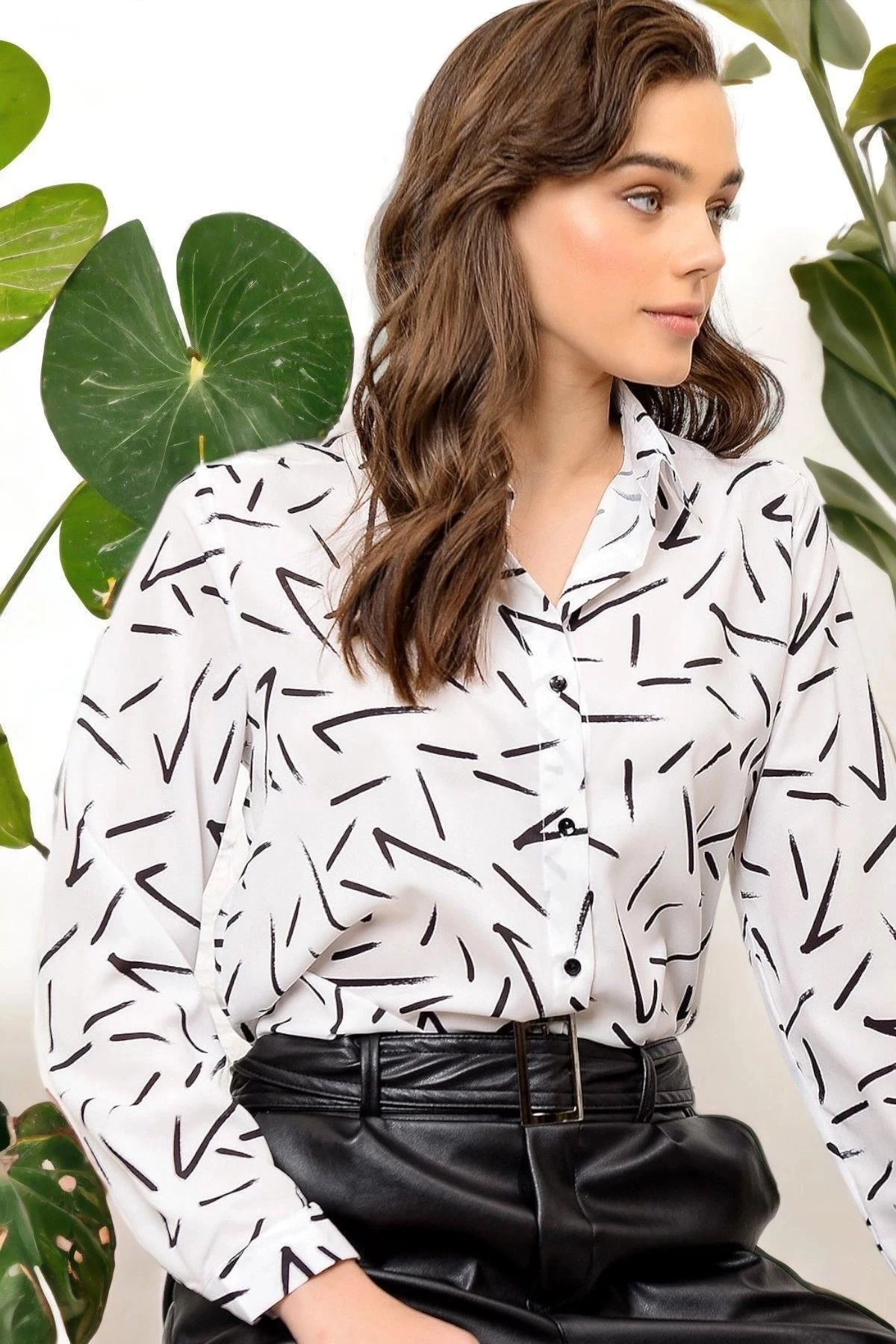 Kadın Beyaz Yeni Tarz Desenli Uzun Kol Regular Kesim Standart Boy Gömlek