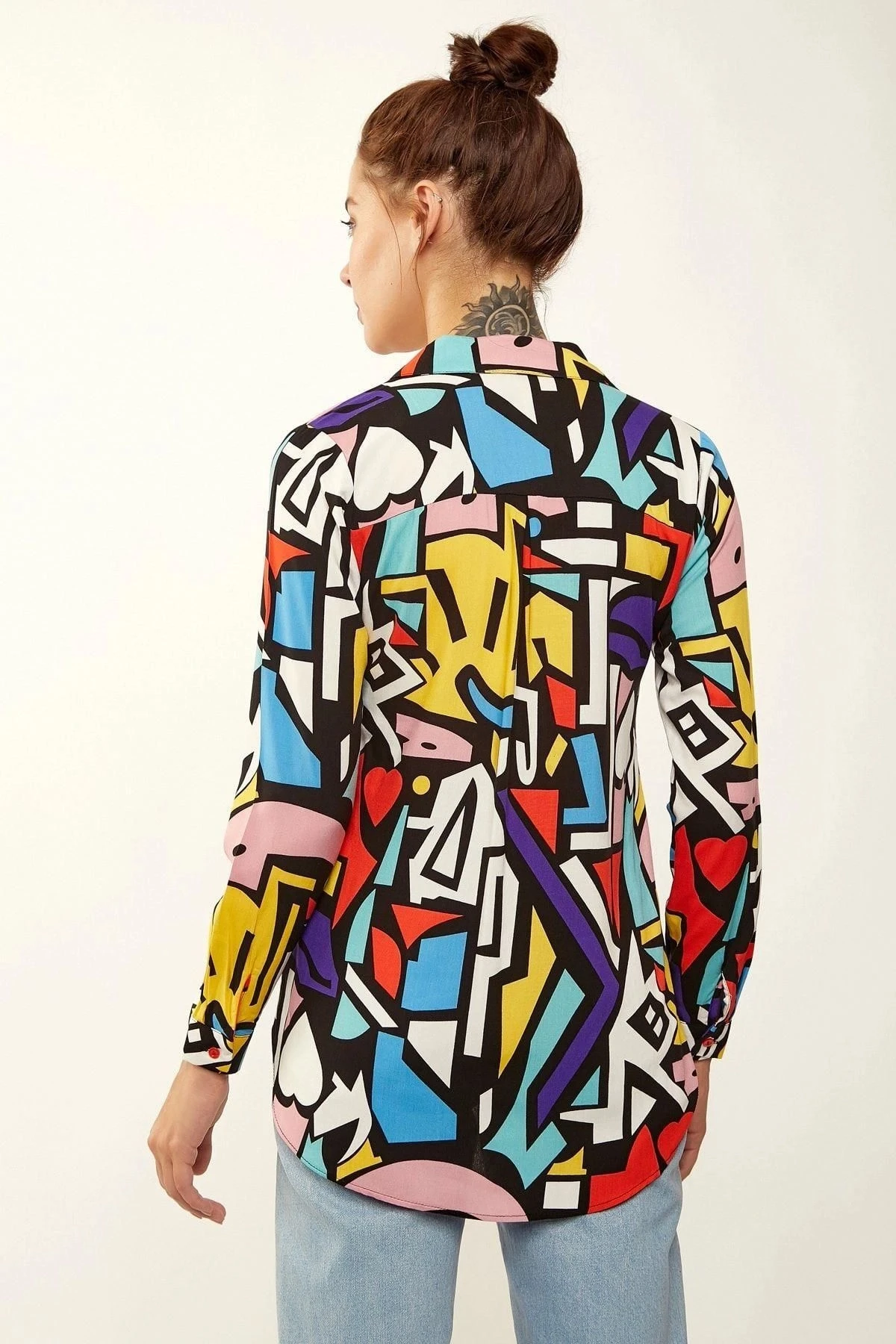 Kadın Çok Renkli Klasik Yaka Geometrik Desenli Uzun Kol Gömlek, Regular Kesim Standart Boy