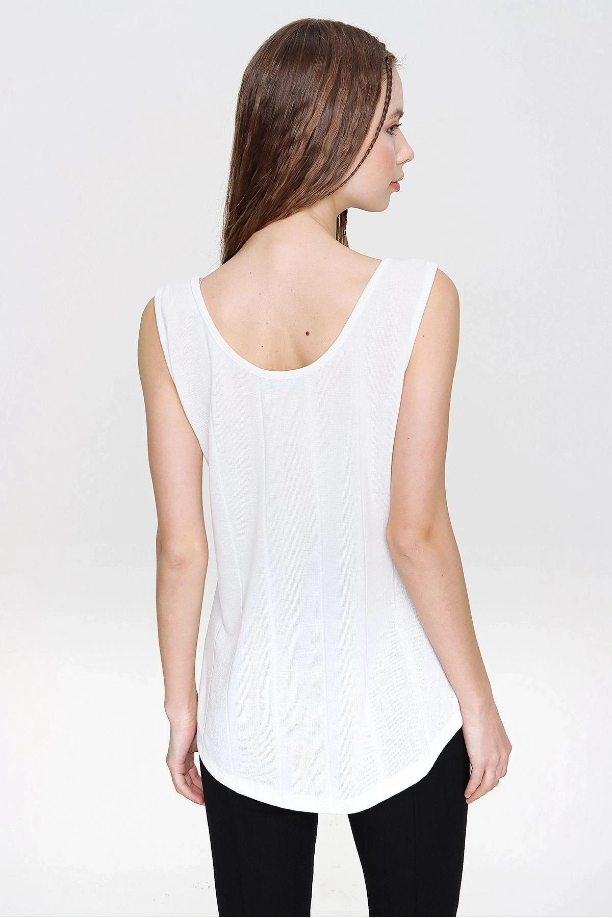 Kadın Ekru Sıfır Kol detaylı Regular Kesim Standart Boy Askılı Düğmeli İnce Örme Triko Bluz