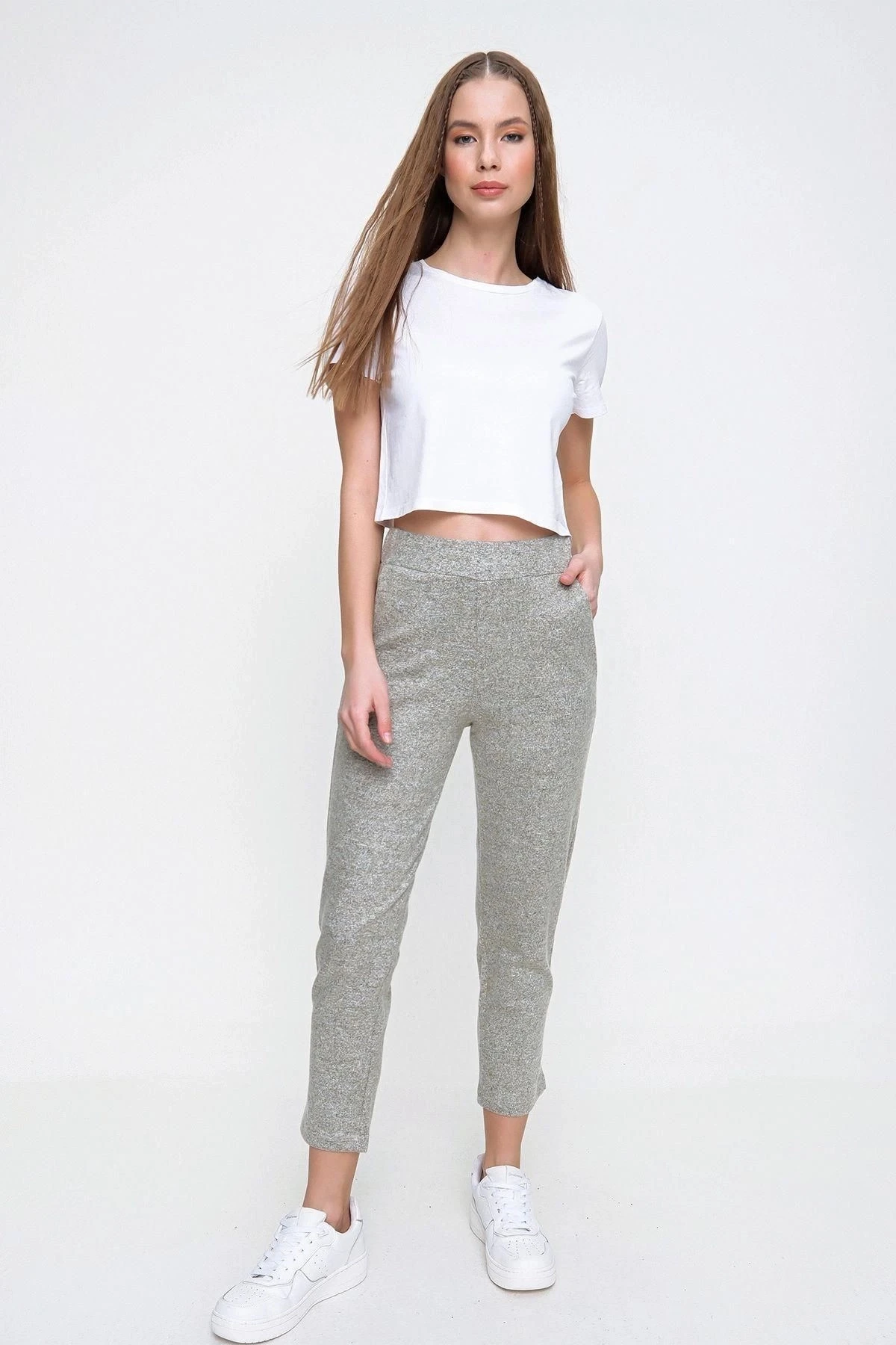 Kadın Gri Beli Lastikli Cepli Yumuşak Dokulu Salaş Eşofman Altı - Düz Kesim ve Giy Çık
