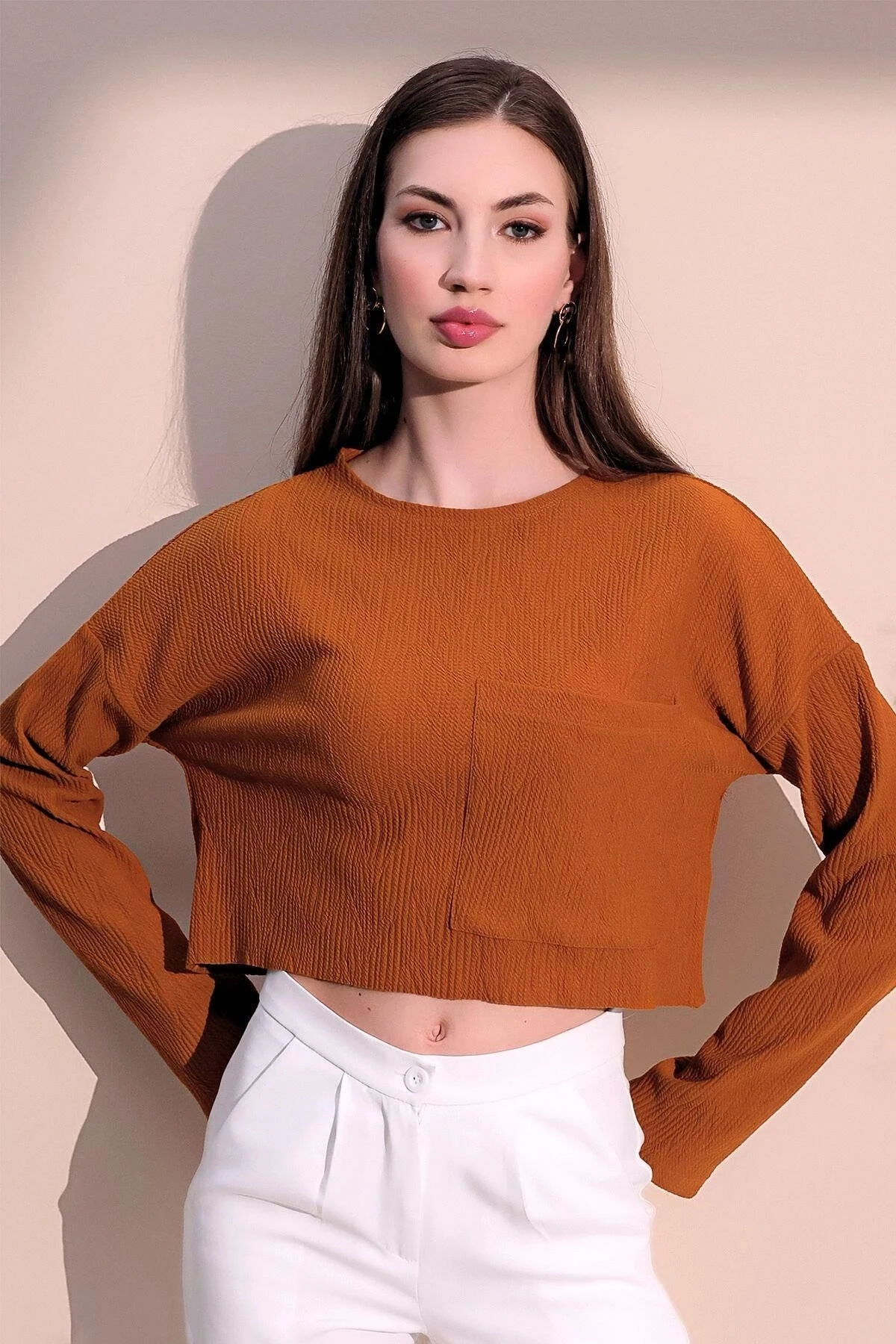 Kadın Hardal Uzun Kol Kendinden Dokulu Cepli Crop Sweatshirt, Salaş Kesim Bluz