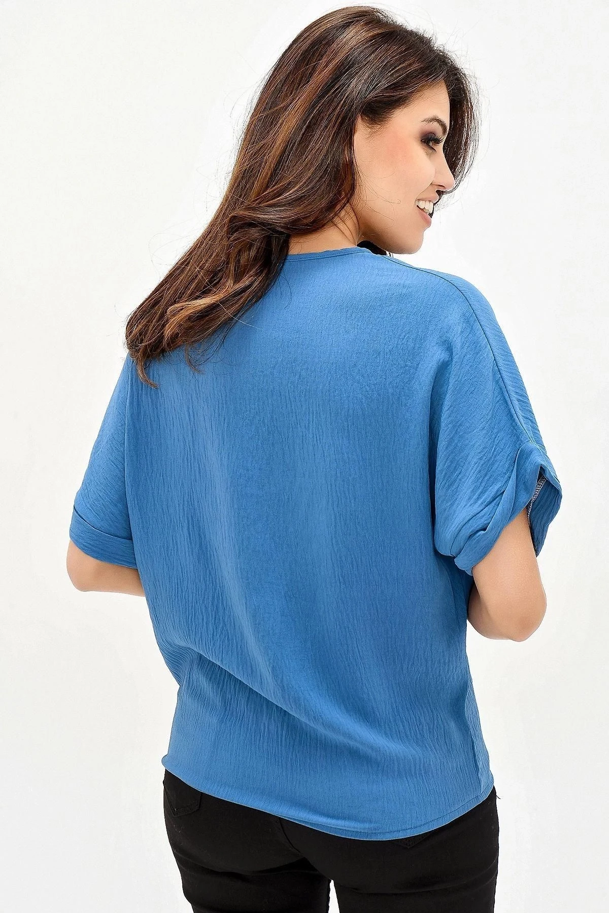 Kadın İndigo Bisiklet Yaka Rahat Hasır Düğme ve Şerit Detaylı Kısa Kollu Salaş Airobin Bluz