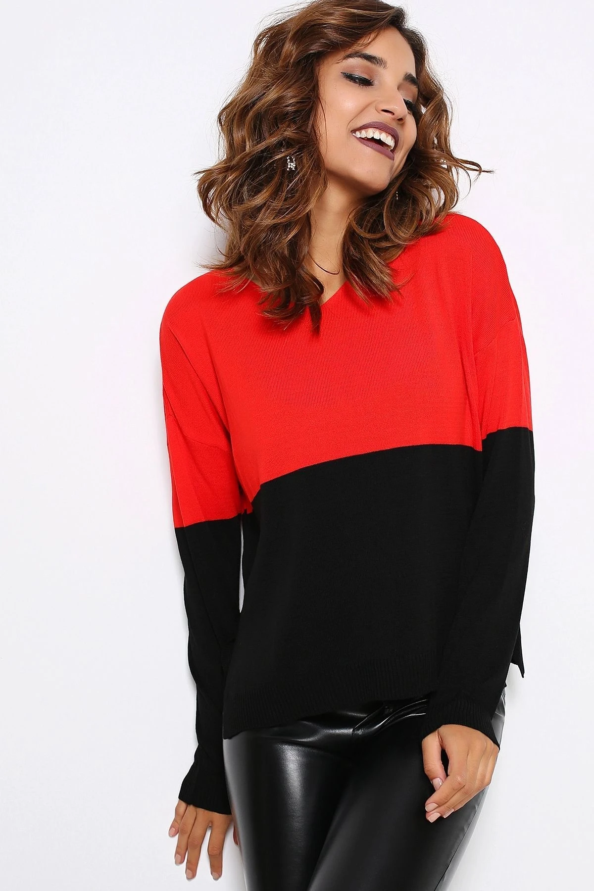 Kadın Kırmızı & Siyah Yuvarlak Yaka Iki Renkli Triko Uzun Kol Düz Kesim Standart Boy Triko Bluz