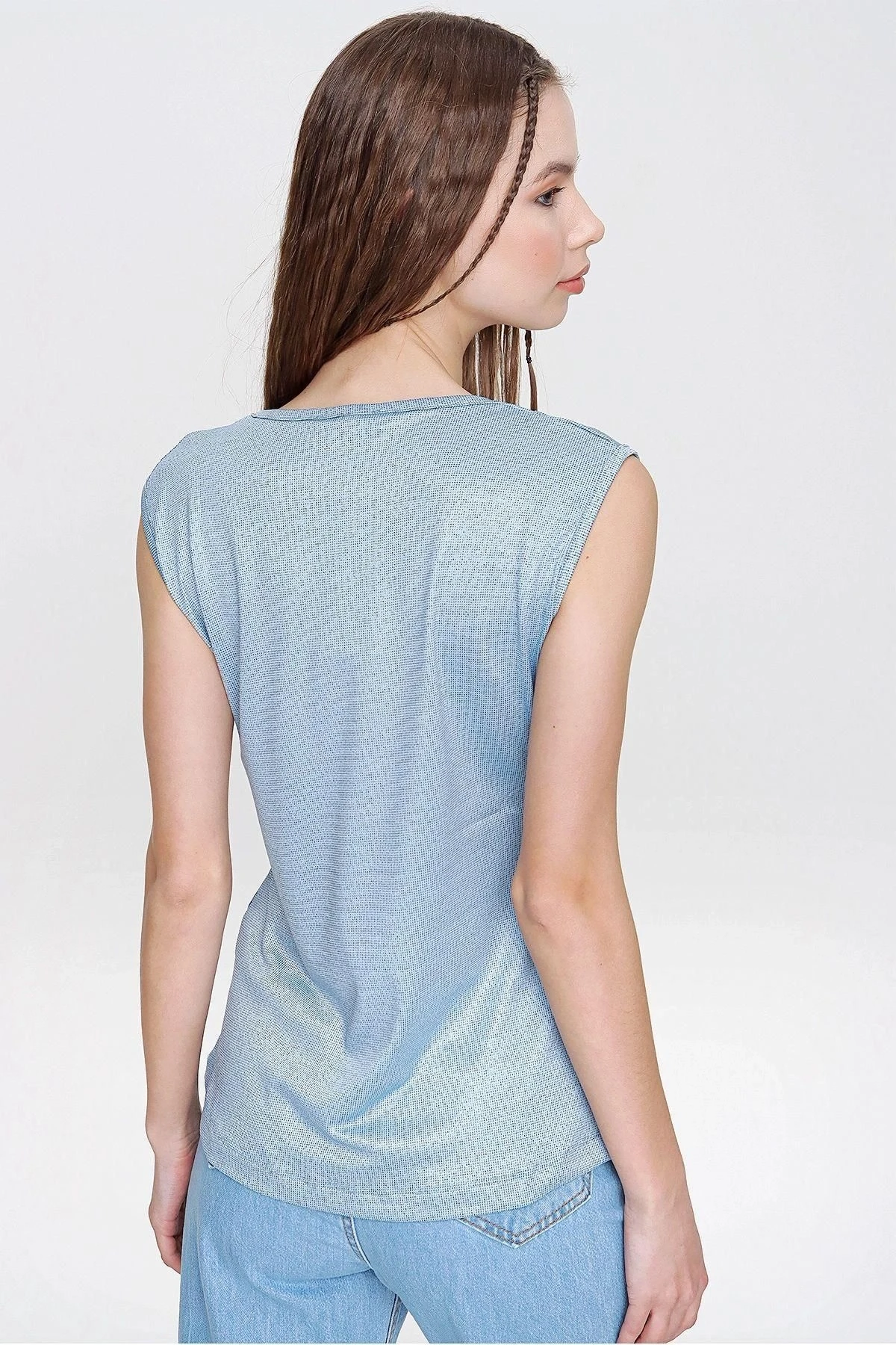 Kadın Mavi Yumuşak Dokulu Sıfır Kol V Yaka Bluz - Düz Kesim ve Giy Çık