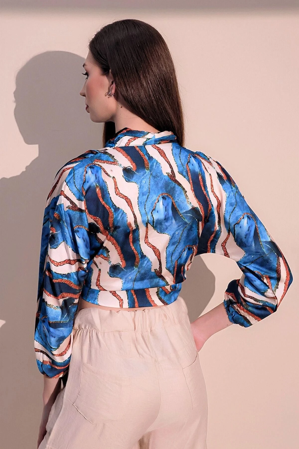 Kadın Saks Tasarım Stil Bağcıklı Saten Eteği bağlamalı Kruvaze Yaka Bluz