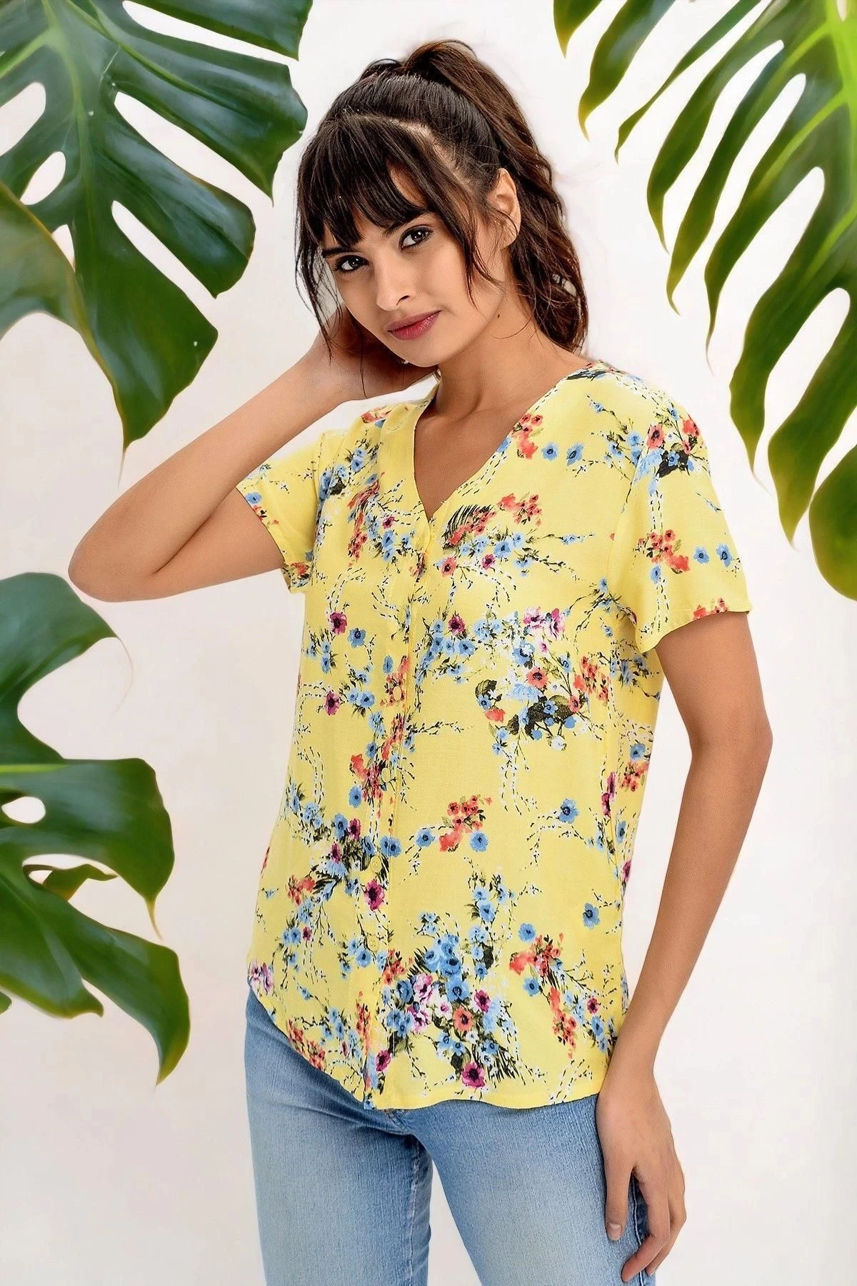 Kadın Sarı Çiçek Desenli, Kısa Kol Gömlek (DÜZ KESİM, STANDART BOY)