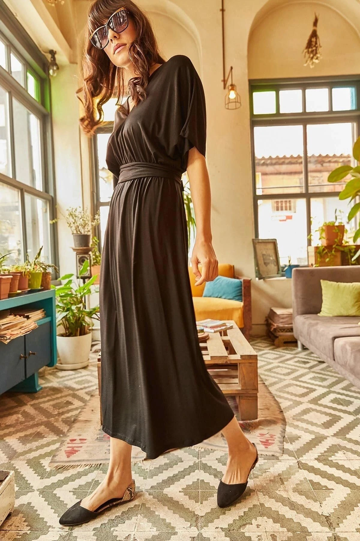 Kadın Siyah Oversize Kesim Kısa Kol Kemer Detaylı Maksi Boy, Uzun Rahat Ve Günlük Elbise