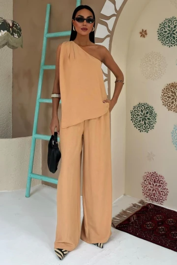 Kadın Camel Ayrobin Tek Omuz Oversize Takım