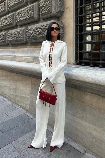 Kadın Ekru Akrilik Polo Yaka Uzun Triko Takım