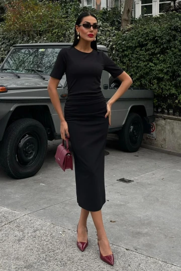 Kadın Siyah Büzgülü Midi Kısa Kollu Elbise