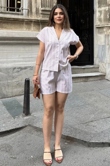 Bej Apaş Yaka, Kısa Kol Gömlek & Beli Lastikli, Cepli Şort - Çizgi Desen Fisto Alt Üst Takım