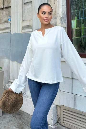 Beyaz Pamuklu Yaka ve Katlama Kol Bluz