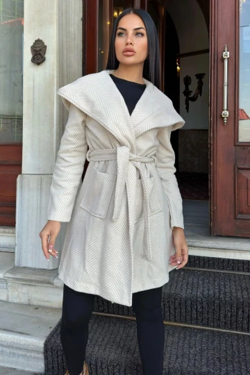 Ekru Balıksırtı Desenli, Kruvaze Yaka, Kapüşonlu, Kemerli Uzun Kaşe Kaban (Astarsız)