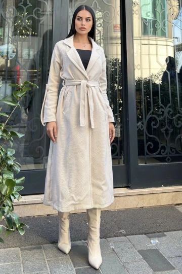 Ekru Kruvaze Yaka, Çift Cepli, Beli Kemerli, Uzun Balıksırtı Kaşe Kaban (Astarsız)