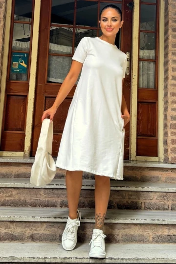 Kadın Ekru Yuvarlak Yaka, Kısa Kollu, Diz Boyu, Dökümlü A Kesim, Salaş Günlük Elbise