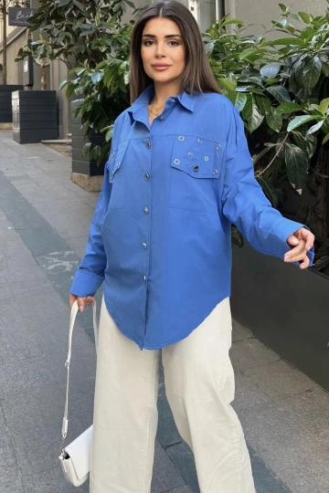 Kadın Saks Apolet Ve Zımba Detaylı, Salaş Kesim, Terletmez, Poplin Gömlek