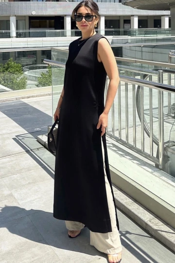 Kadın Siyah Kolsuz, Yuvarlak Yaka, Derin Yırtmaçlı, A Kesim Likralı Tunik Elbise