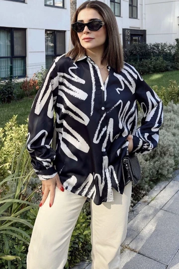 Kadın Siyah Uzun Balon Kol, Saten Kumaş, Arkası Pliseli, Salaş Dökümlü Gömlek