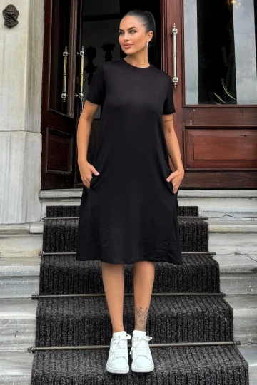 Kadın Siyah Yuvarlak Yaka, Kısa Kollu, Diz Boyu, Dökümlü A Kesim, Salaş Günlük Elbise