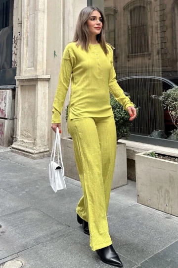 Kadın Yağ Yeşili Düğmeli Yuvarlak Yaka Bluz & Beli Lastikli Geniş Paça Pantolon - Salaş Maya Takım