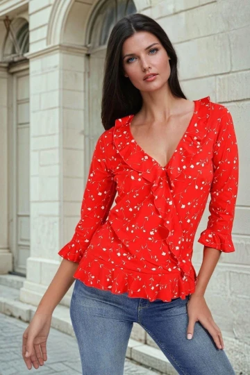 Kırmızı V Yaka, Çiçek Desenli, Volan Detaylı Bluz