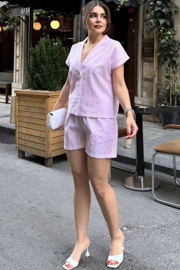 Pembe Apaş Yaka, Kısa Kol Gömlek & Beli Lastikli, Cepli Şort - Çizgi Desen Fisto Alt Üst Takım