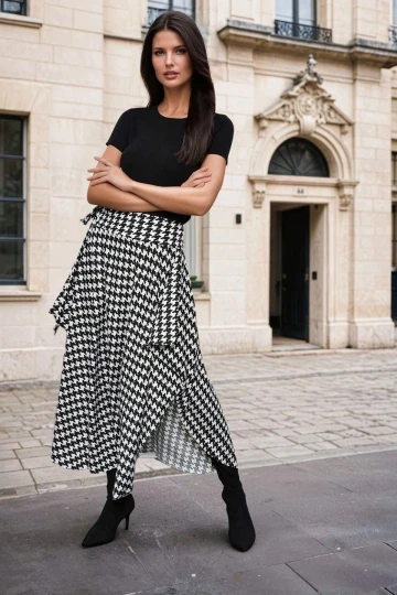 Siyah Beyaz Kazayağı Desenli, Asimetrik Kesim, Uzun Etek