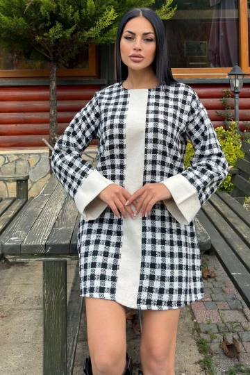 Siyah Kare Desenli Şanel Kumaş, Geniş Manşet Detaylı, Salaş Midi Elbise