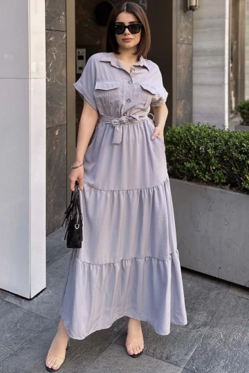 Gri Kısa Kol, Airobin Kumaş, Yarım Patlı, Kemerli/Kuşaklı, Eteği Pliseli, Cepli Maxi Uzun Elbise