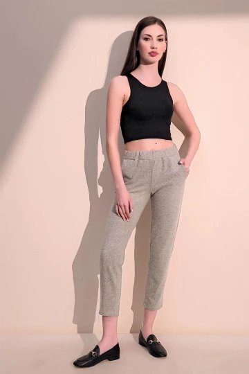 Kadın Bej Beli Lastikli Cepli Yumuşak Dokulu Salaş Eşofman Altı - Düz Kesim ve Giy Çık