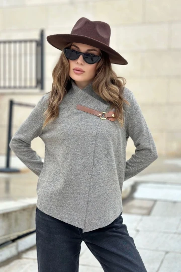 Kadın Bej Broş Yaka, Uzun Kol, Lazer Kesim, Dokulu Kumaş, Düğmesiz Ceket