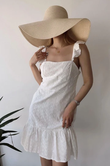 Kadın Beyaz İnce Askılı, Kare Yaka, Dantel/Güpür Desen, A-line Kalıp/Kesim, Midi Fisto Elbise