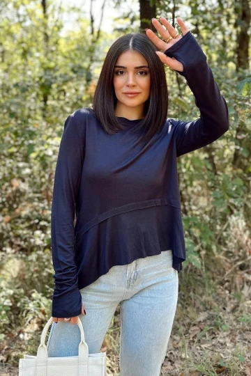 Kadın Laci Elleri Eldiven Detaylı, Asimetrik Kesim, Bisiklet Yaka, Eteği Pliseli, Salaş Spor Bluz