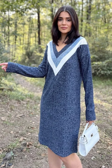 Kadın Lacivert V Yaka Garnili, Kendinden Desenli, Basic Kalıp, Uzun Kollu Midi Triko Elbise