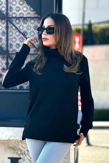 Kadın Siyah Bogazlı, Yanları Yırtmaçlı Triko Kazak